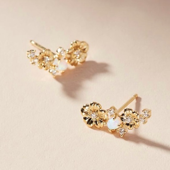 ⚡️SOLD⚡️NWT Anthro Floral Opal Gold Earrings - Picture 6 of 6